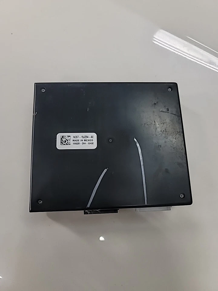 Módulo de control de frenos de remolque Ford Maverick 2022 OEM identificación NZ6T-19J294-AE Foto 1 de 4