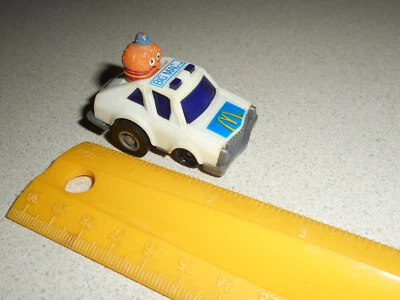 McDonald's Officer Big Mac Pull Back carro de corrida 1984 ERTL Fast Macs brinquedo refeição feliz - Imagem 1 de 4