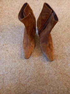 Ladies Suede Lodi Boots Size 6 - Picture 1 of 7