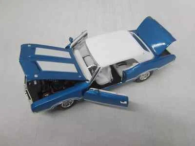 Crown Premiums 1/24 Scale Diecast 1972 Oldsmobile 442 Convertible Blue Napa MIB - Image 1 of 4