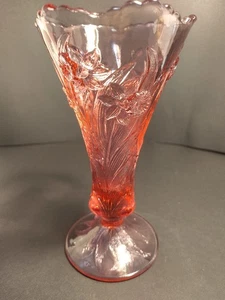 Fenton Vase Purple/Pink Raised Relief Daffodil Ruffle Top - Picture 1 of 5