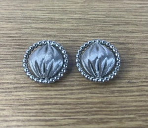 Vintage Napier Clip On Earrings Textured Silver Tone - Picture 1 of 4