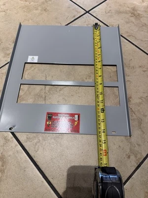 ЗАДНЯЯ КРЫШКА CROUSE 125A 120/240V 1 PH 18 SPC ДЛИННАЯ 14 1/4 ШИРИНА 13 1/4 - Изображение 1 из 4