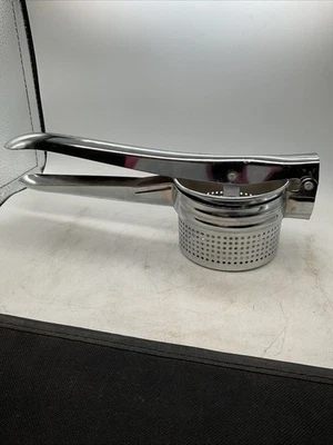 Prensa de patatas o frutas - acero inoxidable Foto 1 de 4