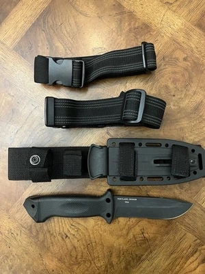 Cuchillo de hoja fija de infantería Gerber LMF II negro con funda Foto 1 de 4