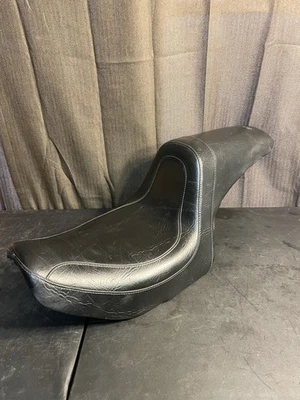 Harley Davidson FXR 92-94 y 99-00 Fastback Mustang asiento parte # 75445 usado Foto 1 de 4