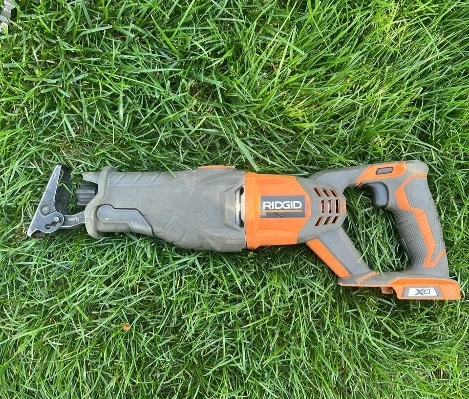 Rigid18V Reciprocating Saw R8641 TOOL ONLY used works great. - Image 1 of 4