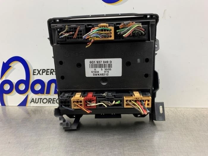 Centralina rete di bordo (BCM/BDC) VW Fox coda spiovente 5Z 6Q1937049D P23132938 - Immagine 1 di 1