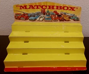 ALTES MATCHBOX DISPLAY PAPPAUFSTELLER MIT STUFEN - FALTBAR ENGLAND 60ERJAHRE - Bild 1 von 9