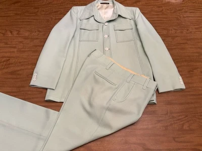 Traje de ocio de espuma de mar verde claro 2 piezas para hombre de colección años 70 Lrg 42 y 36x30 poliéster Foto 1 de 4