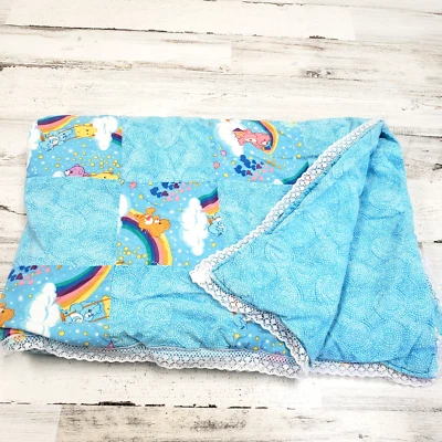 Manta de cuna Care Bears 28x40 azul hecha a mano con borde de encaje  Foto 1 de 4