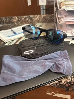 Gafas de sol Tifosi Optics - Lente azul protector deportivo envoltura ciclismo correr + estuche y Foto 1 de 4