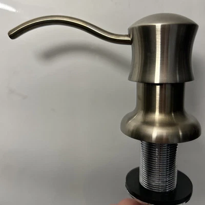 Dispensador de jabón de níquel satinado de cocina Keeney Designer Series K612DS Foto 1 de 4