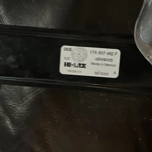 2019 - 2023 VOLKSWAGEN JETTA FRONT RIGHT DOOR WINDOW REGULATOR OEM 17A837462F - Picture 1 of 4