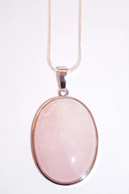 Silberkette mit ovalem Rosenquarz-Anhänger - Bild 1 von 4