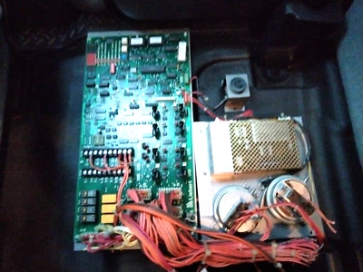 LIEBERT 1D1400167 CIRCUIT BOARD FILTER RESTRICTION GAUGES POWER SUPPLY AND ALARM - Image 1 of 4