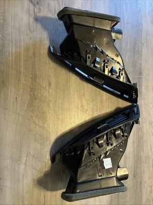 Par de rejillas de ventilación del tablero central Chevrolet Equinox 2010 2011 2012 2013 2014 2015 2016 2017 Foto 1 de 3