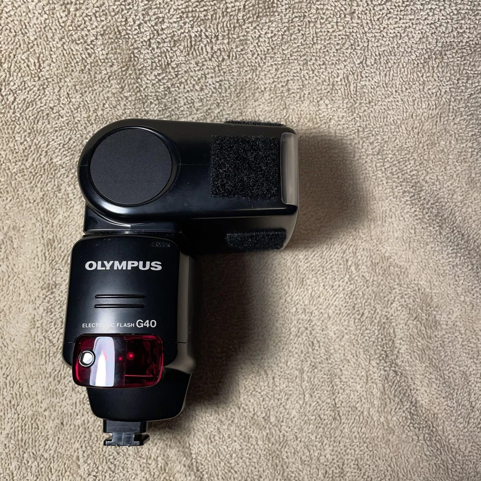 Vintage Olympus Flash G40 TTL Speedlight Hot Shoe - Not working - For parts - Image 1 of 4