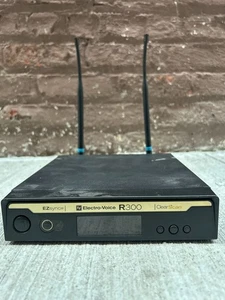 Receptor Electro-Voice EV R-300 EEZsync ClearScan - Banda B 678,5-693,500 MHz COMO ESTÁ - Imagen 1 de 2