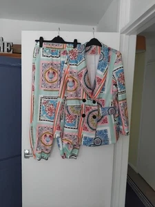 Stunning Summer Suit Pink design Size 18 Strethy Material - Picture 1 of 4