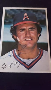 1981 Topps Fred Lynn Auto Angels Team ausgestellt Foto Autogramm - Bild 1 von 1