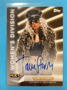 Toni Storm – 2021 Topps WWE Women’s Division – Autograph #A-TS /199 - Picture 1 of 2