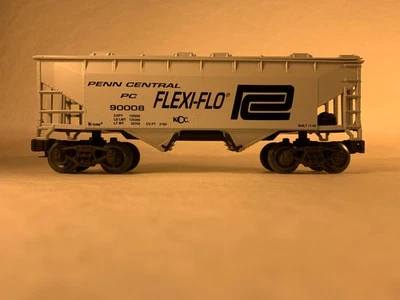 K-LINE 'O/O-27' 3-RAIL, #K-90008, PENN CENTRAL 2-BAY COVERED HOPPER, NIB (1995) - Image 1 of 4