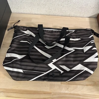 Bolso de Mano Under Armor Mediano Gris Blanco Y Negro Foto 1 de 4