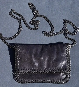 EUC Markenlos Schwarz Clutch Handtasche Kette Tasche Veganes Leder Überschlag Stella Dupe - Bild 1 von 7
