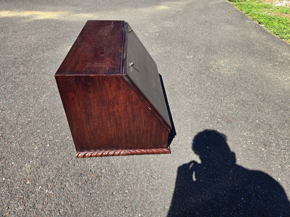 Antiguo gabinete de maquillaje de caoba hecho a mano, Indonesia, tocador vintage único  Foto 1 de 4