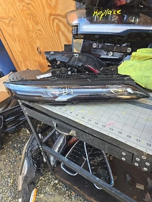 2023 - 2024 BMW 740i 760i Headlight Head Light Right 9879936-13 OEM 2 Tabs Missi - Image 1 of 4