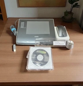 Wacom Intuos3 Professional 4x6" USB Graphics Draw Tablet w/ Pen Mouse PTZ431W - Picture 1 of 12