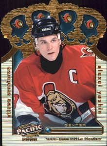 1999-00 (SENATORS) Pacific Gold Crown Die-Cuts #24 Alexei Yashin
