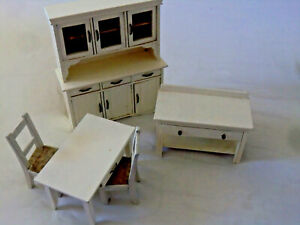 Alte Puppen-Küchenmöbel aus Holz  5tlg. Buffet+2 Stühle+Tisch+Spültisch