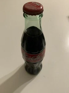 Ungeöffnete Weihnachten 2000 Coca-Cola klassische Flasche 8 Unzen Weihnachtsmann winken - Lesen - Bild 1 von 2