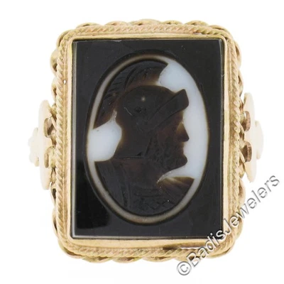 Antiguo anillo de cóctel detallado de ágata caballero troyano tallado en oro rosa de 14k Foto 1 de 4