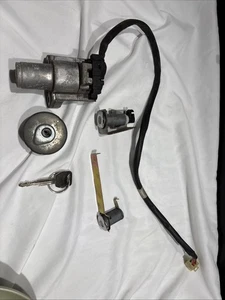 04 HONDA SILVER WING 600 FSC600A ABS IGNITION LOCK KEY SET W/ GAS CAP SEAT LOCK - Picture 1 of 17
