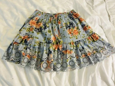 Falda Angie Azul Floral Algodón Peplum con Borde de Ojales Talla M Foto 1 de 4