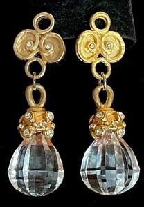 Exquisite Couture Crystal & Carved Lucite Drop Clip-On Earrings Signed - Picture 1 of 3