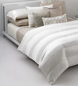 Stunning New HOTEL COLLECTION Woven Cord King Bedskirt - Picture 1 of 5