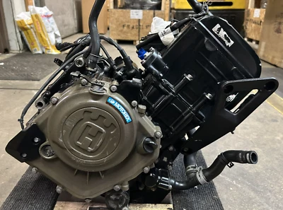 Motor Husqvarna Vitpilen 401 18-23 funcionando y comp probado -2 pequeños problemas Foto 1 de 4