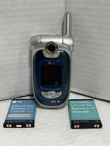 Vintage LG (Verizon) Flip Phone Silver with Extra Batteries. ~UNTESTED~ - Picture 1 of 5