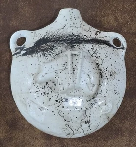 Jarrón de bolsillo de pared firmado por artista de cerámica para cabello de caballo Sheperd Dine - Imagen 1 de 7