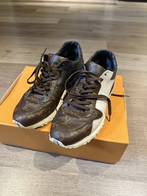 Sapatos masculinos Louis Vuitton 0,8,5 LV. - Imagem 1 de 4