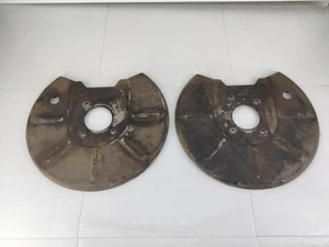 Cubiertas antipolvo de freno delantero MG MGB 1962 a 1980 placas de respaldo derecha e izquierda - Imagen 1 de 6