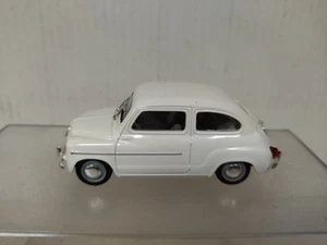 SEAT 600 D 1963 WHITE/CREAM 1:43 SALVAT SOLIDO NO BOX - Imagen 1 de 4