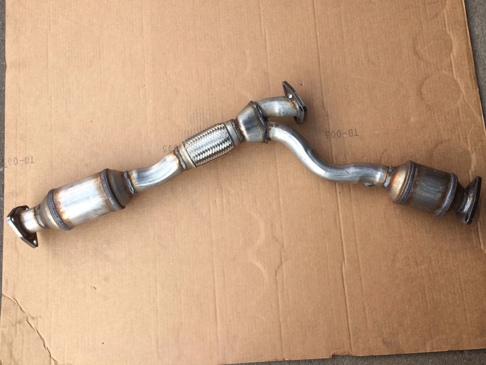 Fits: 00-05 Saturn - Front P/Side Pipe w/Cat. L Series 3.0L Catalytic Converter - Изображение 1 из 1