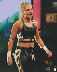 Millie Mckenzie (WWE) **FIRMADA A MANO** Foto 10x8 ~ AUTOGRAFIADA - Imagen 1 de 1