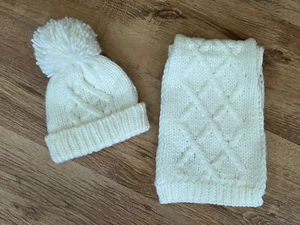 New Girls Mothercare Pom Pom Cable Knit Bobble Winter Hat & Scarf Set 1-3 Years - Picture 1 of 4