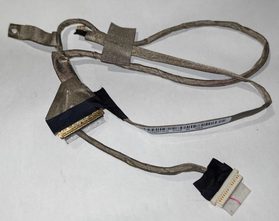 Nappe ecran originale - DC020011Z10 pour Toshiba Satellite C660D  - Photo 1/1